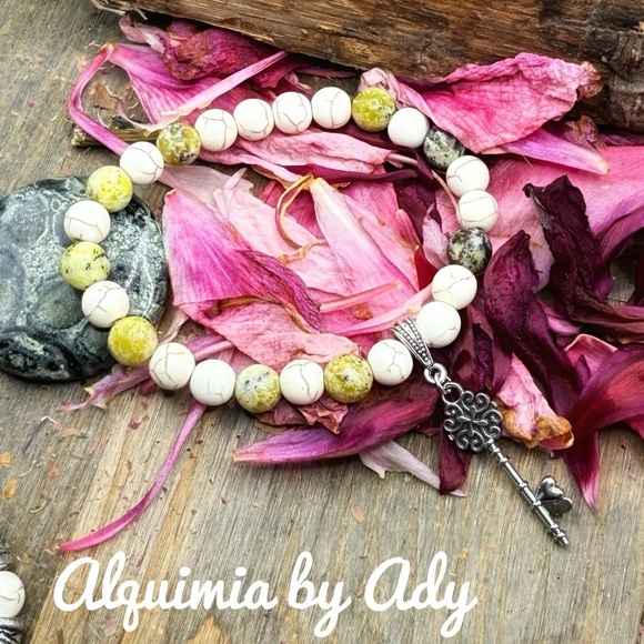 Alquimia White and Green yellow turquoise Beaded Bracelet